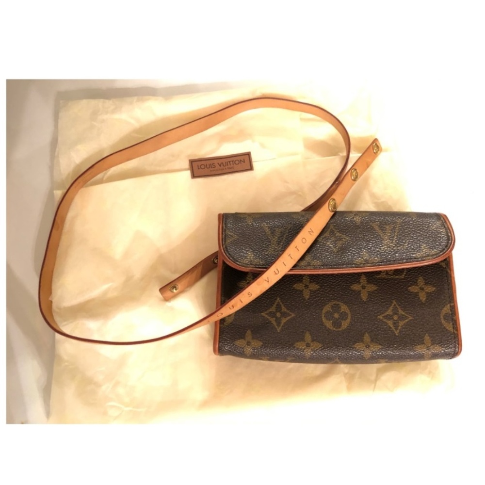 *AUTH* Louis Vuitton Florentine Pouch / belt bag